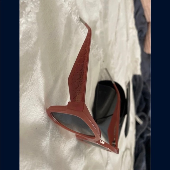 Christian Dior Red sunglasses - Picture 2 of 7